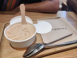 Peanut icecream at Land & Monkeys - Les Halles in Paris