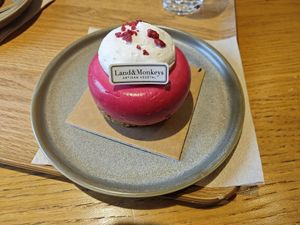 Cheesecake framboise at Land & Monkeys - Les Halles in Paris