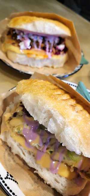 Lovely Egg Slut und Pink Black Levante at babi's DELI in Eisenach