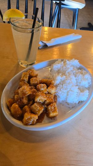 Orange tofu and their in house ginger drink at Mile High Cafe in Idyllwild