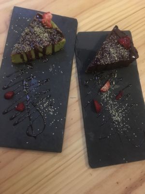 The wonderful Avacodo-Lime and Chocolate Cheesecakes (raw, exceot for the baked nut base) at Lucuma in Guadalajara