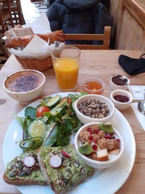 Vegan Brunch 😍 at Le Pain Quotidien - Varenne in Paris