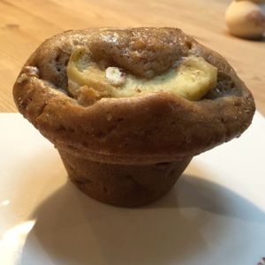 cinnamon, apple muffin at Le Pain Quotidien - Marais in Paris