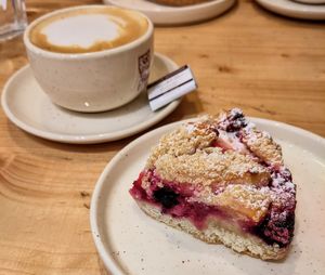 Vegan crumble + Flat white at Le Pain Quotidien - Marais in Paris