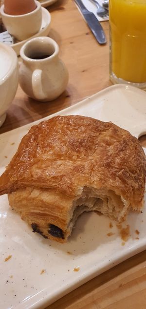 Chocolate croissant at Le Pain Quotidien - Marais in Paris