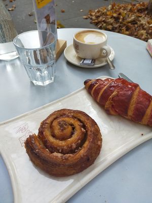  at Le Pain Quotidien - Victor Hugo in Paris
