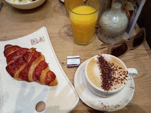  at Le Pain Quotidien - Victor Hugo in Paris