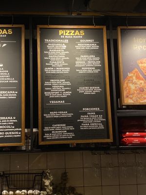 carta pizzas  at Sale e Pepe - San Telmo in Buenos Aires