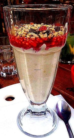 Raw granola parfait (crunola) at Le Pain Quotidien in Aix-en-provence