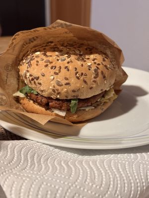 Vegan Burger  at Niko's Street Food Bar in Galtuer