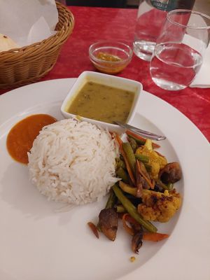 Vegan rice, lentilsoup and a spicy dipp at Restaurang Himalaya in Gothenburg