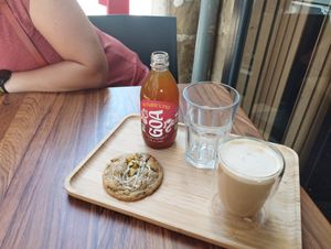 Cookie pistache, café, kombucha cola at EloV Cookies & Co  in Brive-la-gaillarde