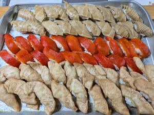 干したけのこ寿司、パプリカ寿司、ドライ梨寿司です。 at Yasuke Sushi Honjocho Branch - 彌助すし本庄町店 in Oita