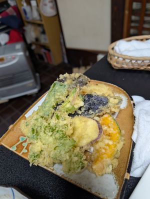 Vege tempura at Yasuke Sushi Honjocho Branch - 彌助すし本庄町店 in Oita