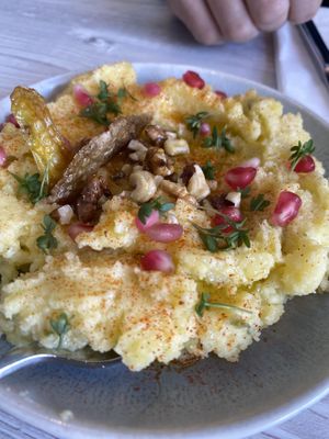 Skordalia (Kartoffel-Knoblauch-Pürree)  at Yamas  in Dortmund