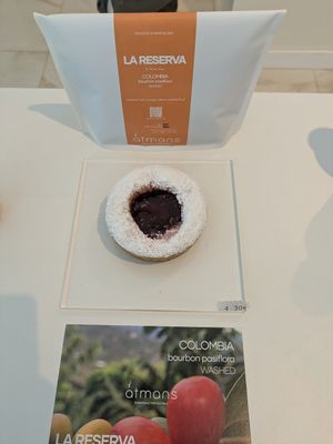 Brioche with raspberry at Benevola in Barcelona