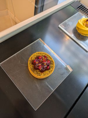 Rose and pistachio tart at Benevola in Barcelona