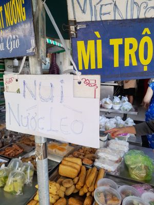 Sign at An Lạc in Ho Chi Minh City