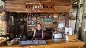 Counter/Bar Area at Republika Beach Bar in San Juan