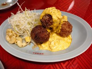 Karaage con salsa tártara at Vegan Izakaya Masaka (ヴィーガン 居酒屋 真さか)- Kyoto in Kyoto