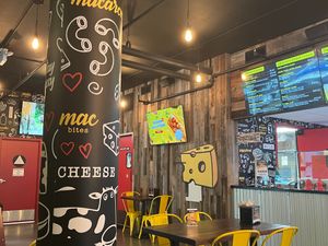 Interior at I Heart Mac & Cheese in Sacramento