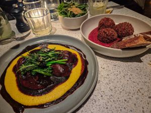 Portobello mit Polenta & Spinat at Schwein in Vienna