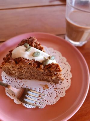 Vegan Apple Crumble Cake with Cashew nut cream - all homemade with 🩷 at Cyra Cafe in Varkala