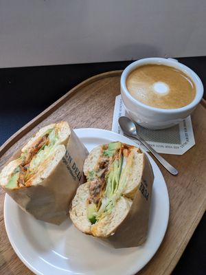 Mushroom avocado bagel at Pureun Deli - 푸른델리 in Seoul