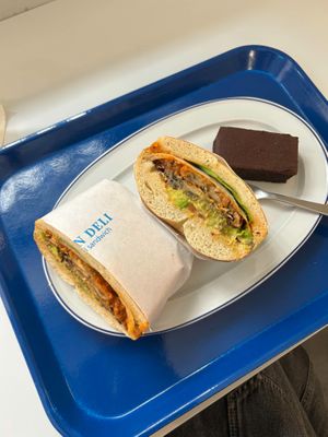 bagel sandwich and tofu brownie at Pureun Deli - 푸른델리 in Seoul