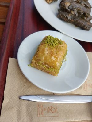 Baklava at Vegan Dünyası Ciğköfte in Berlin