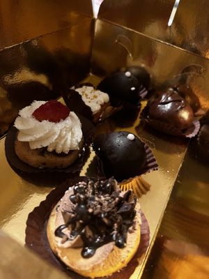 Pasticcini vegani   at Doppio Zero in Carpi