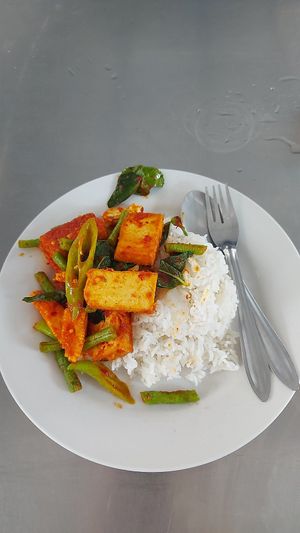 Tofu stir-fried with red curry paste at Tip Samed Restaurant in Koh Samet