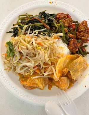   at Tian Yue Ci Hang Vegetarian Food  - 天月慈航素食 in Central Singapore