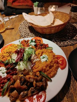 Vegan labyrinthe with pita at Laibon in Cesky Krumlov