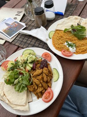 “Dragon tongues” and dhaal   at Laibon in Cesky Krumlov