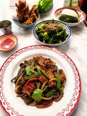Tempura kale with sweet chilli dip, stir fried broccoli with crispy onions, sticky jasmine rice, and tofu & veg cashew stir fryy  at Rosa's Thai  in Birmingham