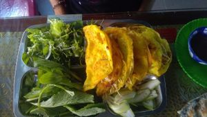 Banh Xeo (Vietnamese savoury pancakes) at Tam Quang Minh in Hoi An