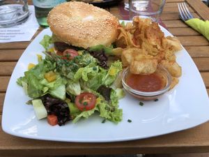 Veganer Bagel Burger at Grossstadt in Lindau