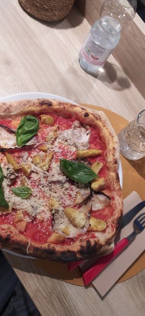  at Henri's Pizza by Sapori in Grumello Del Monte