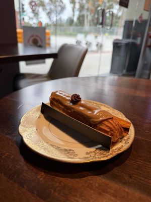 Espresso eclair   at ID-eclair in Pasadena