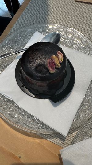 Tartin de 3 chocolates con pistacho at nabu in Siracusa