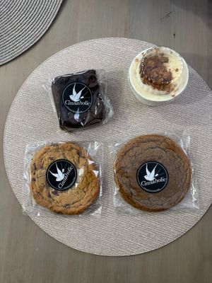 Cinnaholic vegan deserts at Slutty Vegan in Baltimore