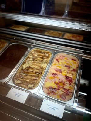  at eee ice cream and bakes - 純素冰淇淋 in Taipei