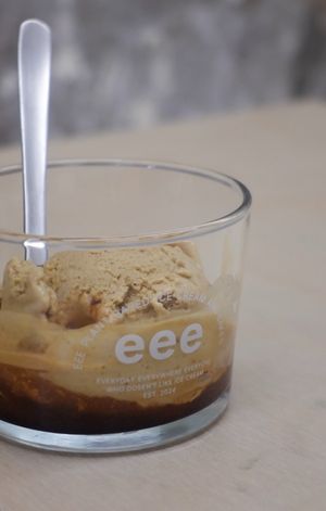  at eee ice cream and bakes - 純素冰淇淋 in Taipei