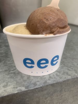 Pistachio and Chocolate $180  at eee ice cream and bakes - 純素冰淇淋 in Taipei