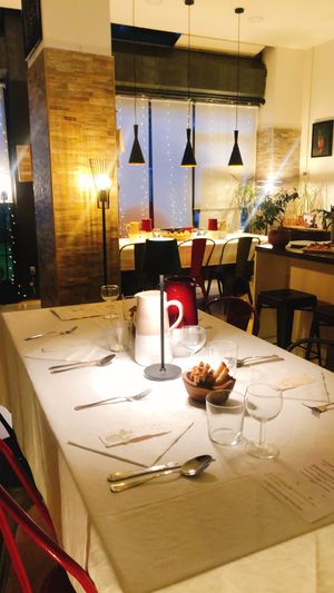 la Taverna alla sera con la tavola da condividere  at La Taverna degli Arna in Milan