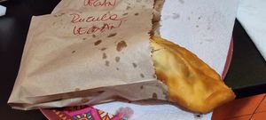 Made to order empanadas at Delicias Express in Valparaiso