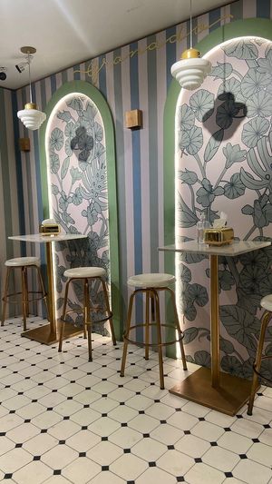 Detalhe da decoração/caracterização do local at Granado Verão in Sao Paulo