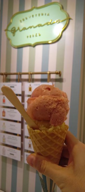 "Époque Tropical" (Caju) e Rosa Damascena (Morango) at Granado Verão in Sao Paulo