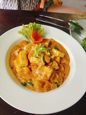 Tofu in curry sauce at Back to December  in Koh Phayam
